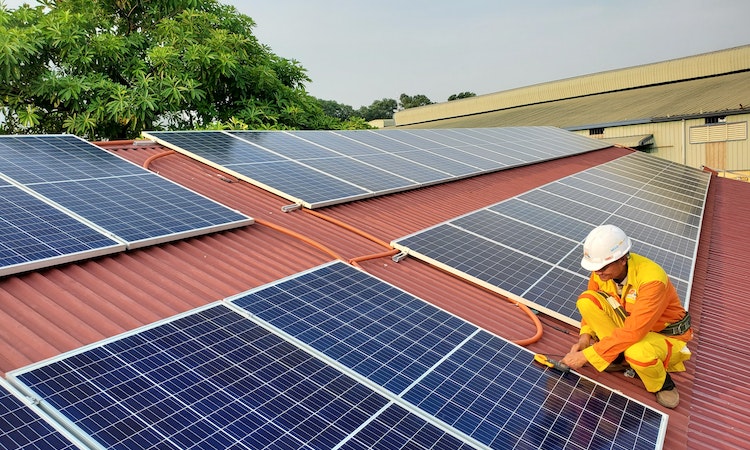 benefits of metal roofs and solar panels
